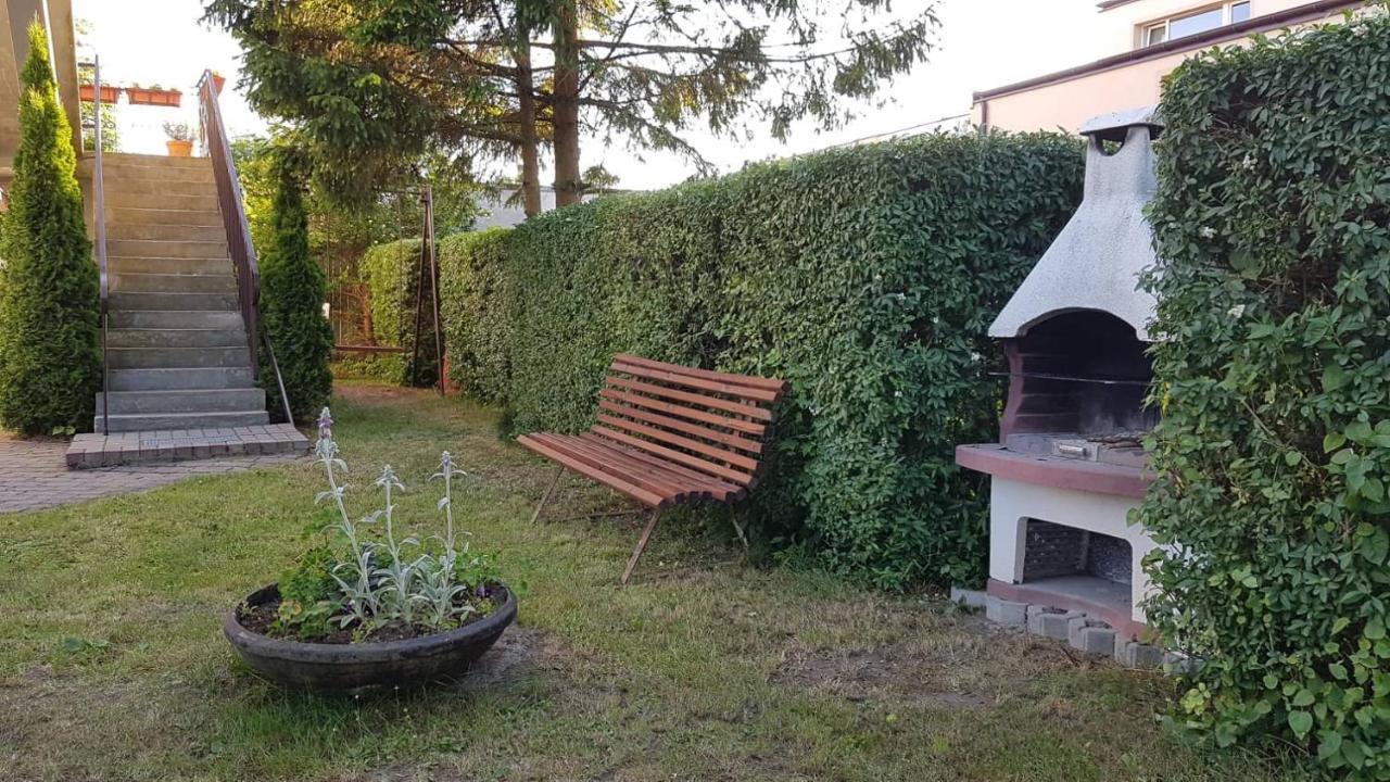 "U Izy" Pokoje Goscinne I Przyczepy Campingowe Großmöllen Exterior foto