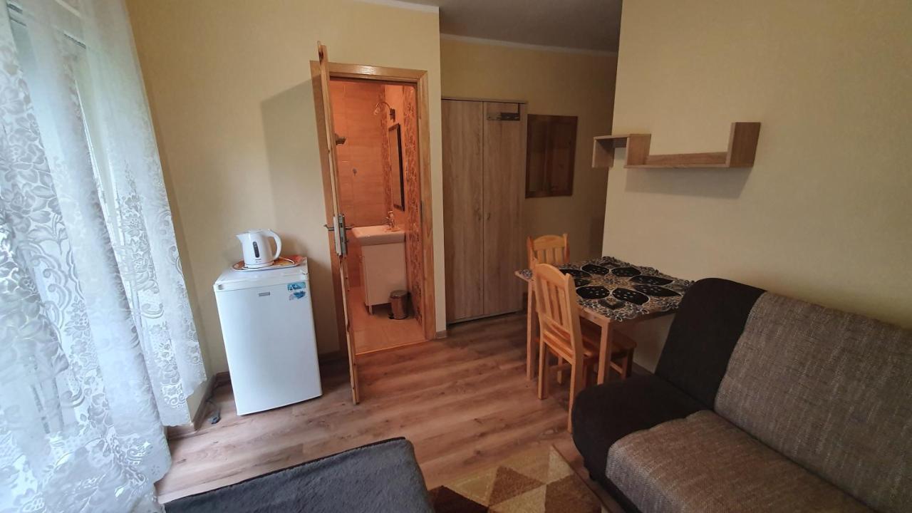 "U Izy" Pokoje Goscinne I Przyczepy Campingowe Großmöllen Exterior foto