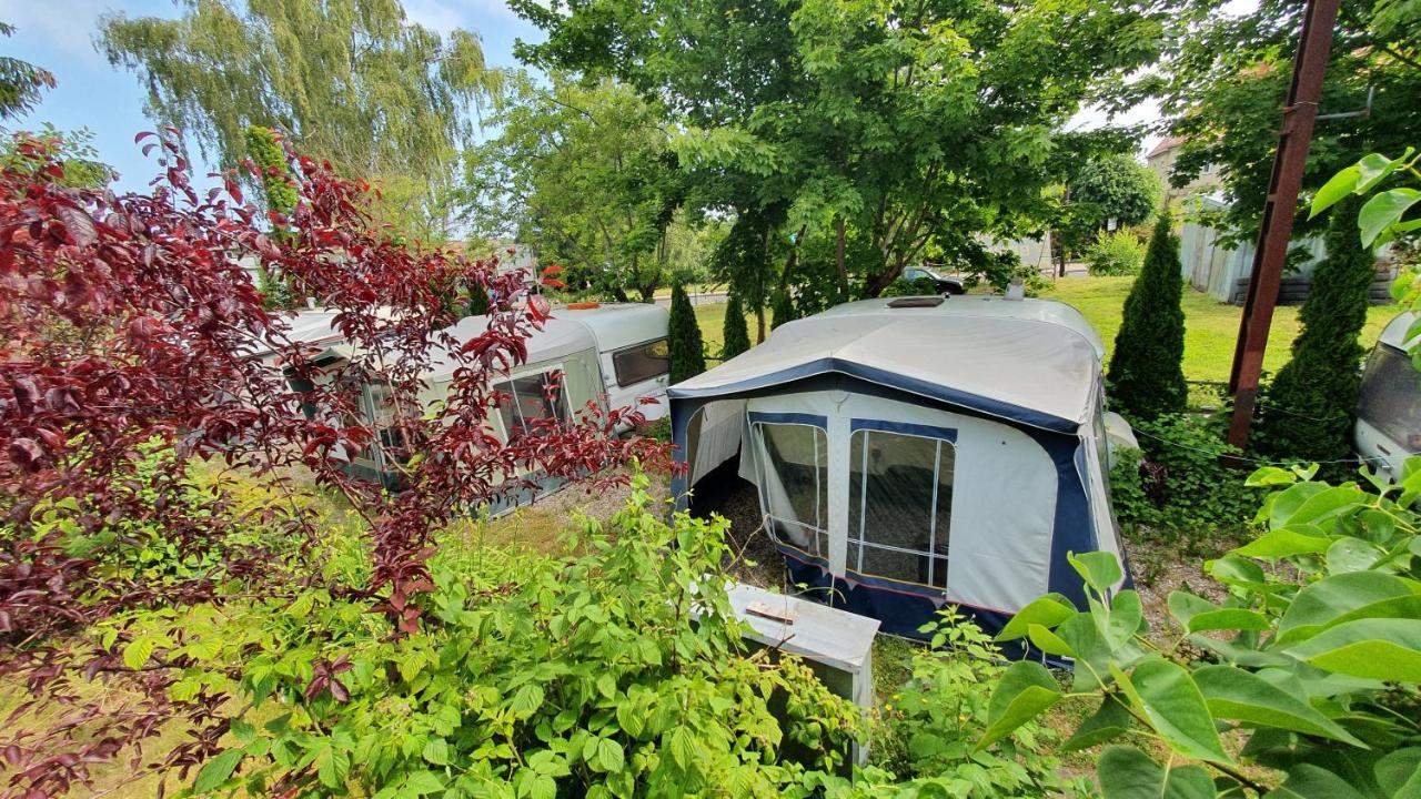 "U Izy" Pokoje Goscinne I Przyczepy Campingowe Großmöllen Exterior foto