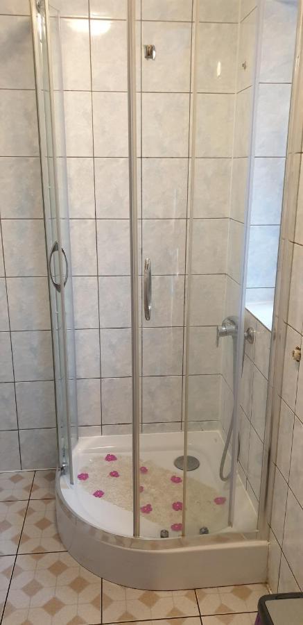 "U Izy" Pokoje Goscinne I Przyczepy Campingowe Großmöllen Exterior foto