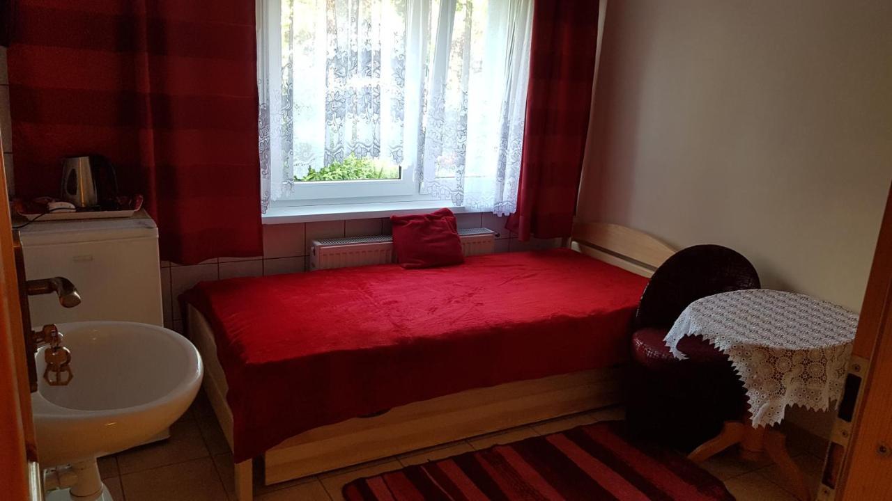 "U Izy" Pokoje Goscinne I Przyczepy Campingowe Großmöllen Exterior foto