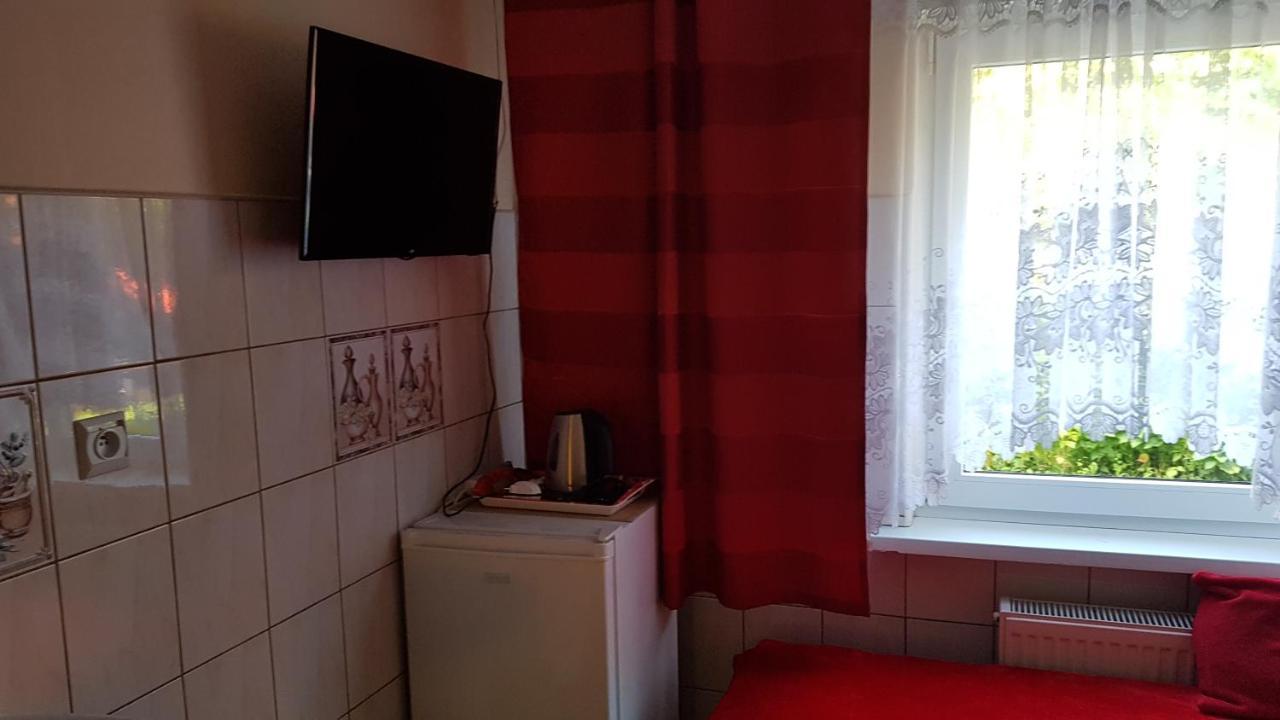 "U Izy" Pokoje Goscinne I Przyczepy Campingowe Großmöllen Exterior foto